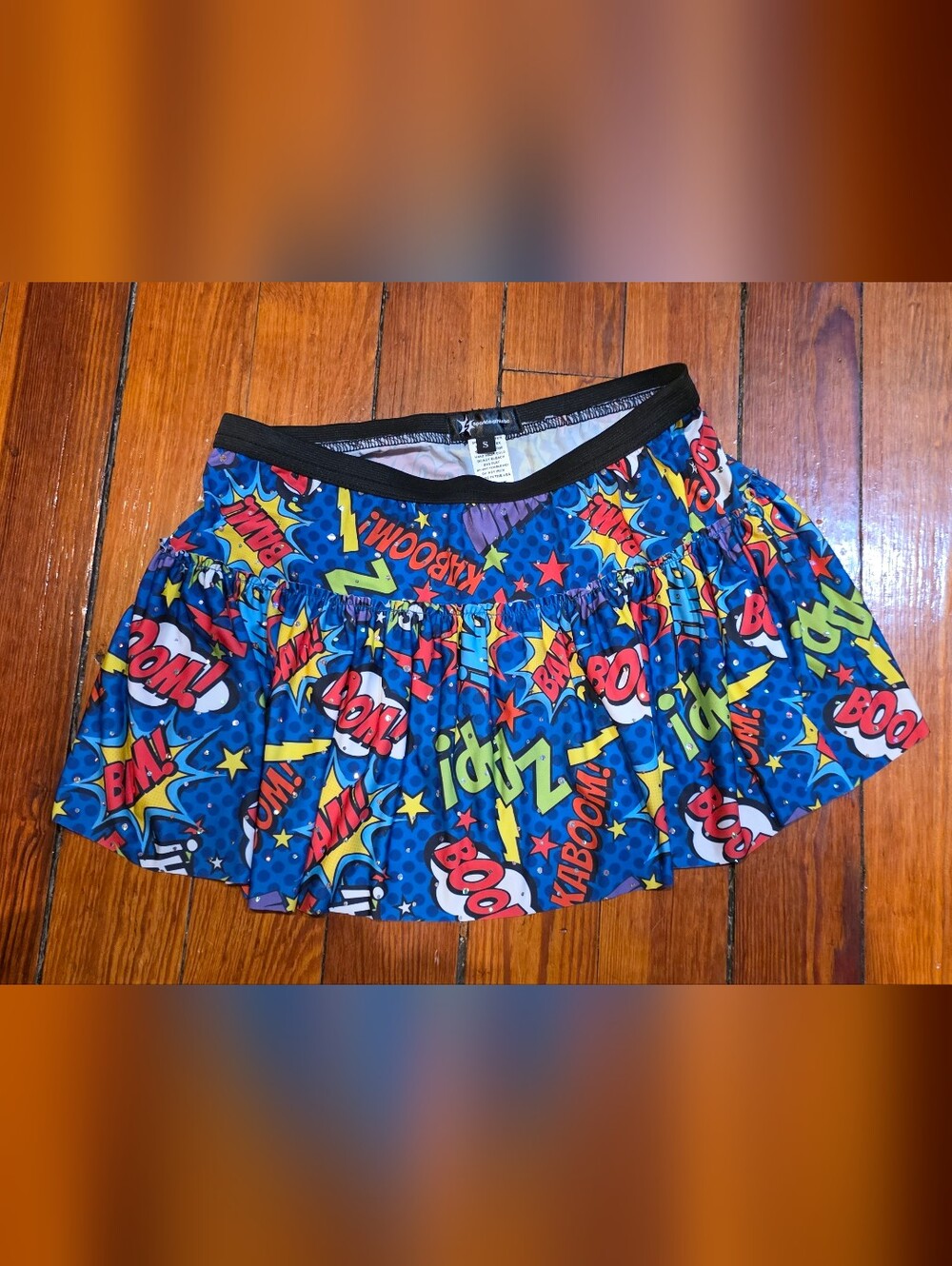 Sparkle Athletic Comic-Print Running Skirt Size Small